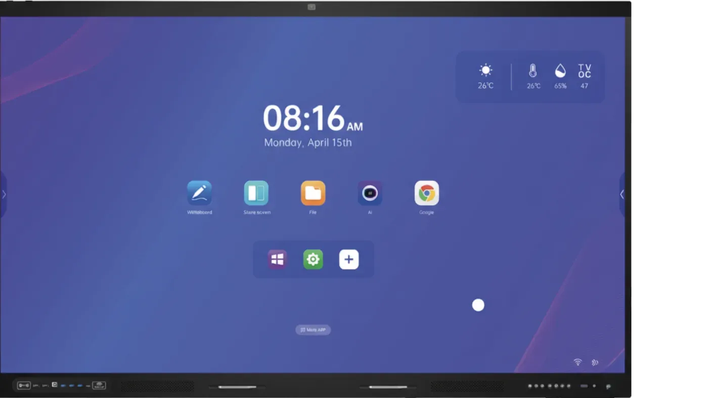 Pantalla interactiva QMaster KR-AIO de frente, con bisel claro y la cámara integrada centrada en la parte superior